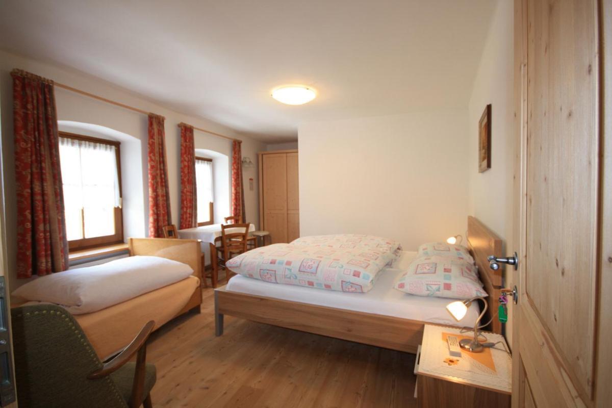 Bed and Breakfast Haus Schmiedhofer à Villabassa Extérieur photo